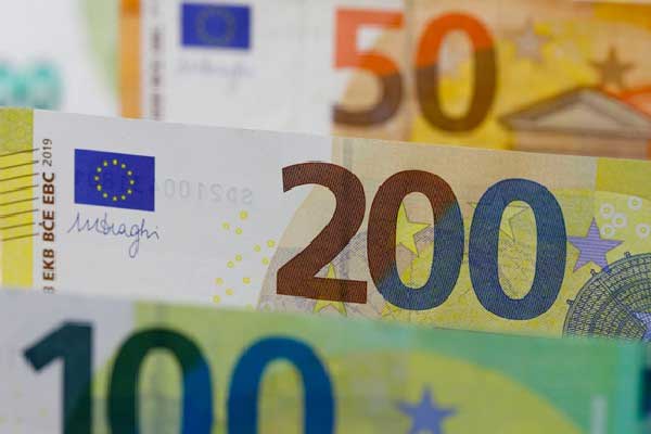 王毅谈如何与特朗普政府打交道，对美连发五连问(2025年03月07日)